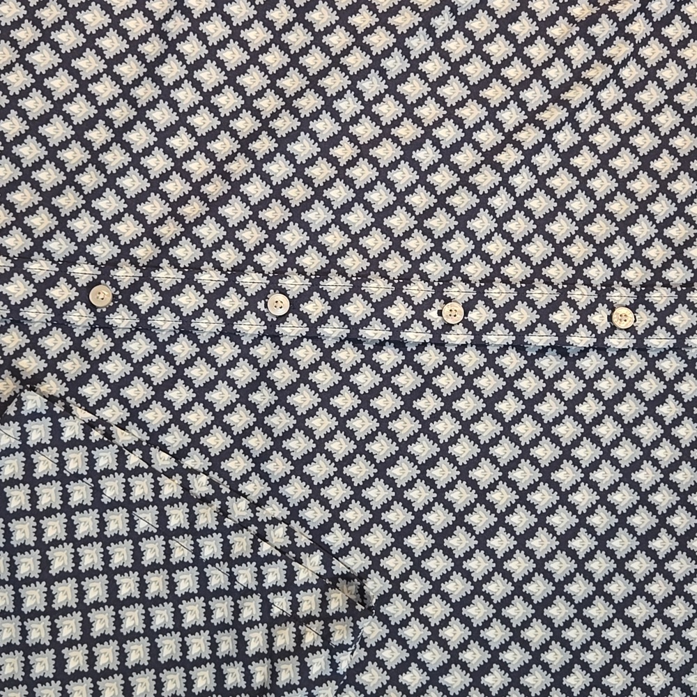 UNTUCKit Men's Navy and White Geometric Shirt Size XXL. Short Sleeves - Picture 2 of 8